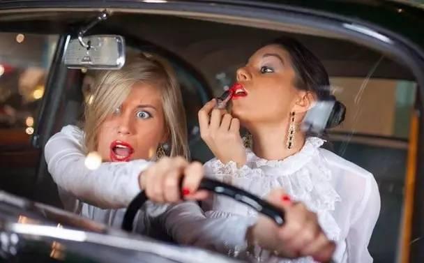 娱乐吃瓜酱可爱的司机